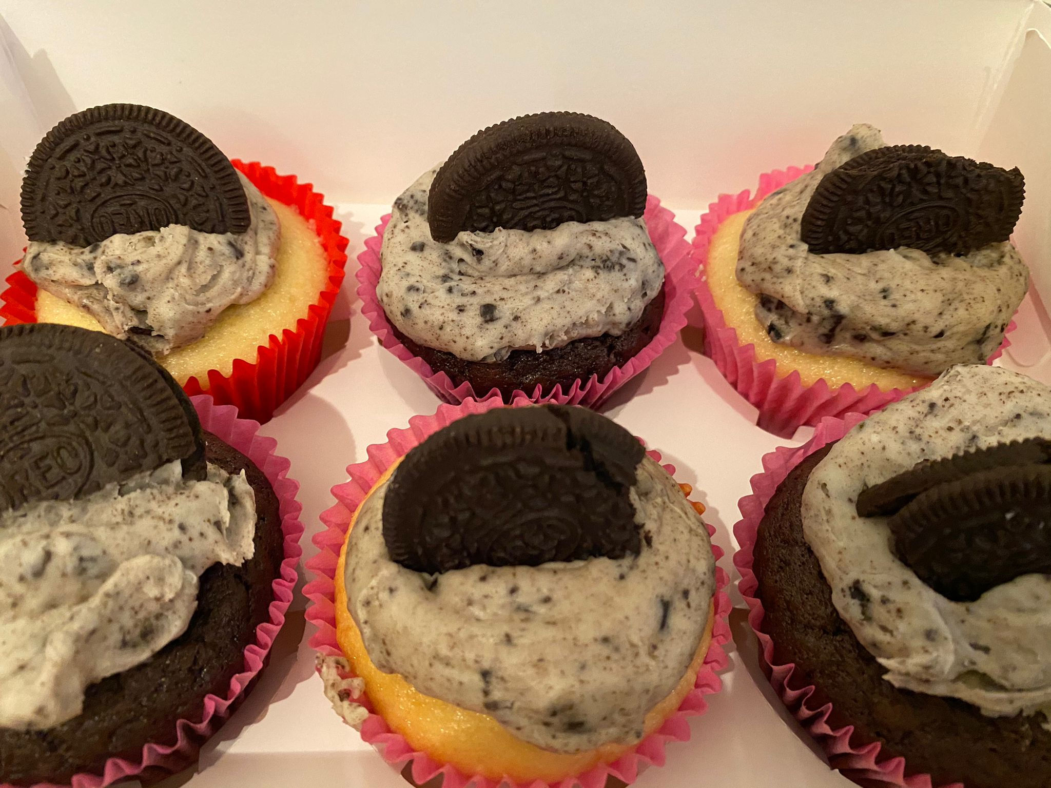 Vanilla Oreo Cupcakes