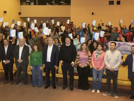 Figueroa y Gaido entregaron lotes a 100 familias de Neuquén