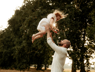 A blog that tells the reader the best locations in London to go to for their outdoor family, maternity or newborn photoshoots.