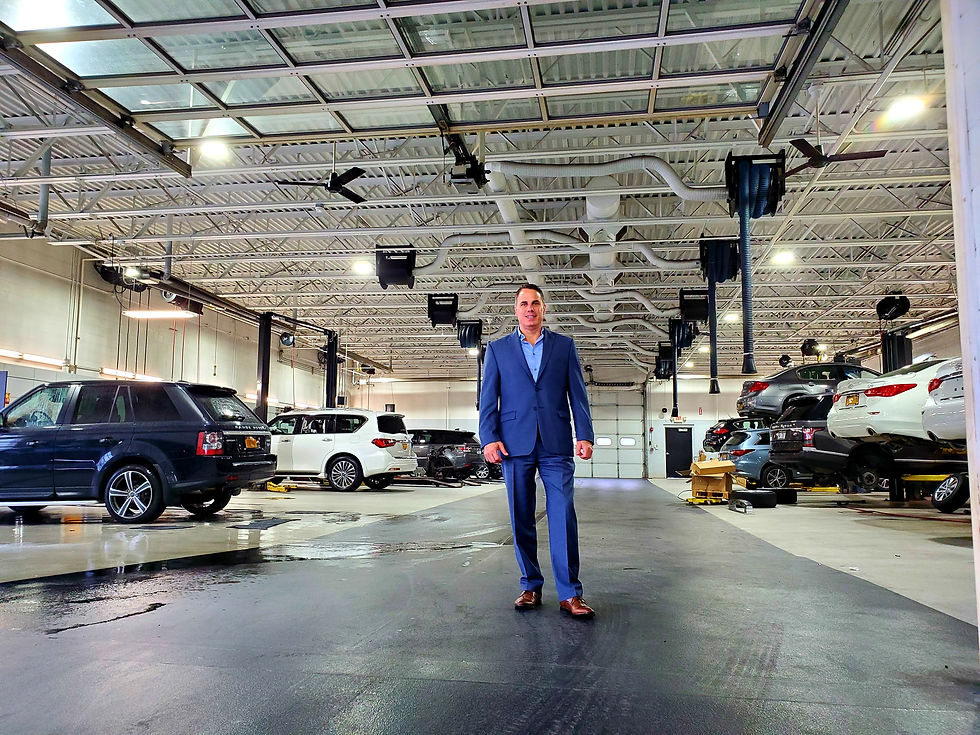 Lia Infiniti Service Bay