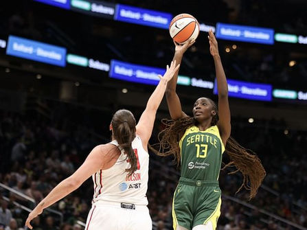 SEATTLE CHUTE 74 A 69 FACE À DES MYSTICS PORTÉES PAR LEUR JEUNESSE DORÉE