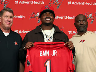 DRAFT NFL 2026 : OHIO STATE ET MIAMI EN FORCE, UNE VAGUE POLYNÉSIENNE HISTORIQUE ET L’ARRIVÉE DU CANADIEN AKHEEM MESIDOR