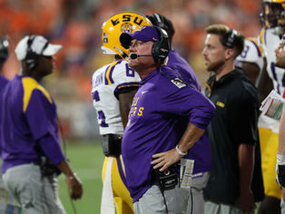 LSU LIMOGE BRIAN KELLY : UN COÛT HISTORIQUE POUR UN RENOUVEAU ATTENDU À BATON ROUGE