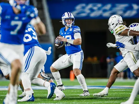 POP-TARTS BOWL 2025 : BYU RENVERSE GEORGIA TECH AU TERME D’UN SCÉNARIO HALETANT