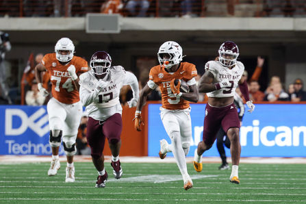 TEXAS FAIT TOMBER TEXAS A&M ET RELANCE SON ARGUMENTAIRE POUR LE PLAYOFF