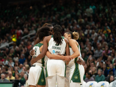 QUAND LA BIENVEILLANCE FORGE LES CHAMPIONNES : L’ALCHIMIE EXCEPTIONNELLE DU SEATTLE STORM