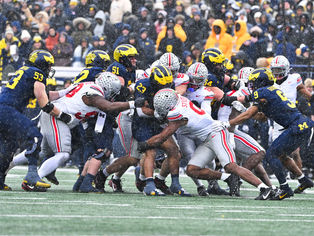 OHIO STATE DOMINE MICHIGAN ET SE QUALIFIE POUR LA FINALE DE LA BIG TEN