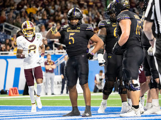 NORTHWESTERN PUNIT LES ERREURS ET DOMINE CENTRAL MICHIGAN AU GAMEABOVE SPORTS BOWL