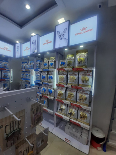 Adjustable Modular Rack for Showroom Displays
