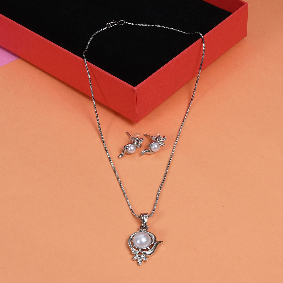 Thumbnail: Ridhar Chain Pendant Set with Earrings in Pink