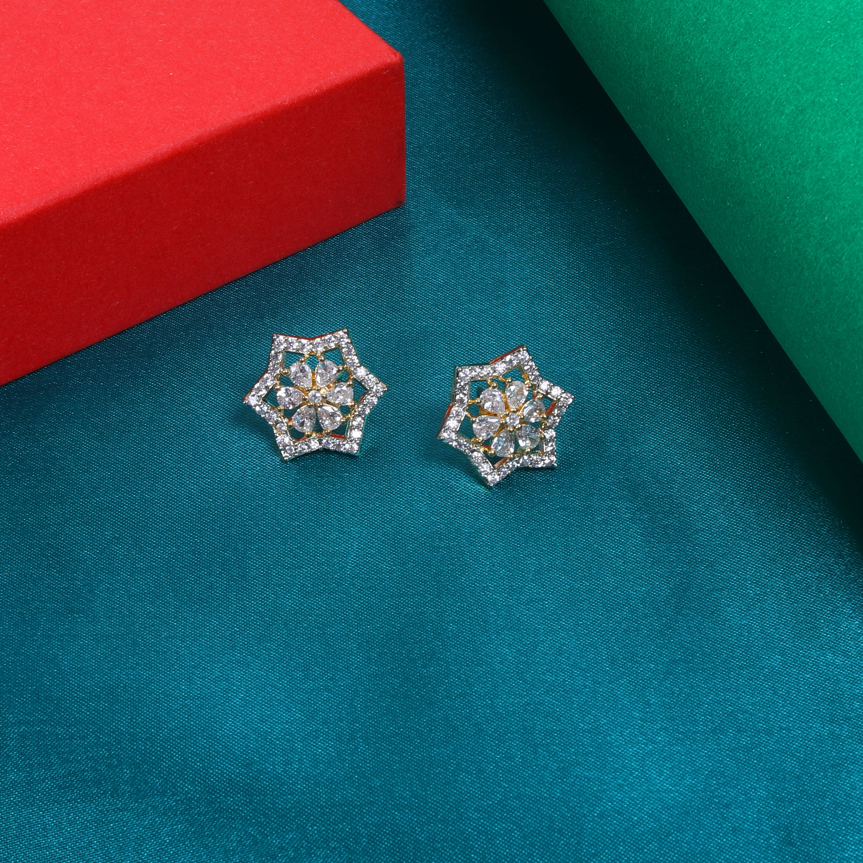 Ridhar Gold Crystal-Studded Earring