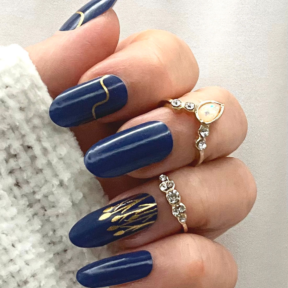 Leonora Blue