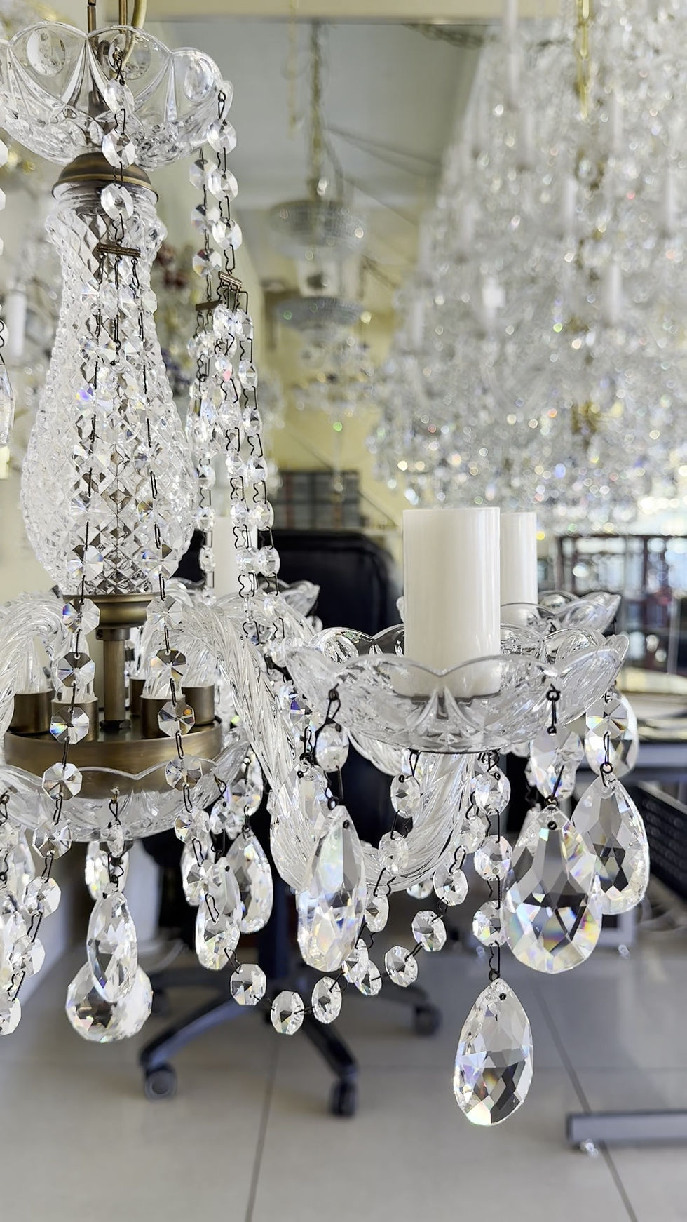Thumbnail: Farrah-6P, Small Chandeliers. 30% PbO bohemian crystal chandelier. Small chandelier for living room, for bedroom & hallways.