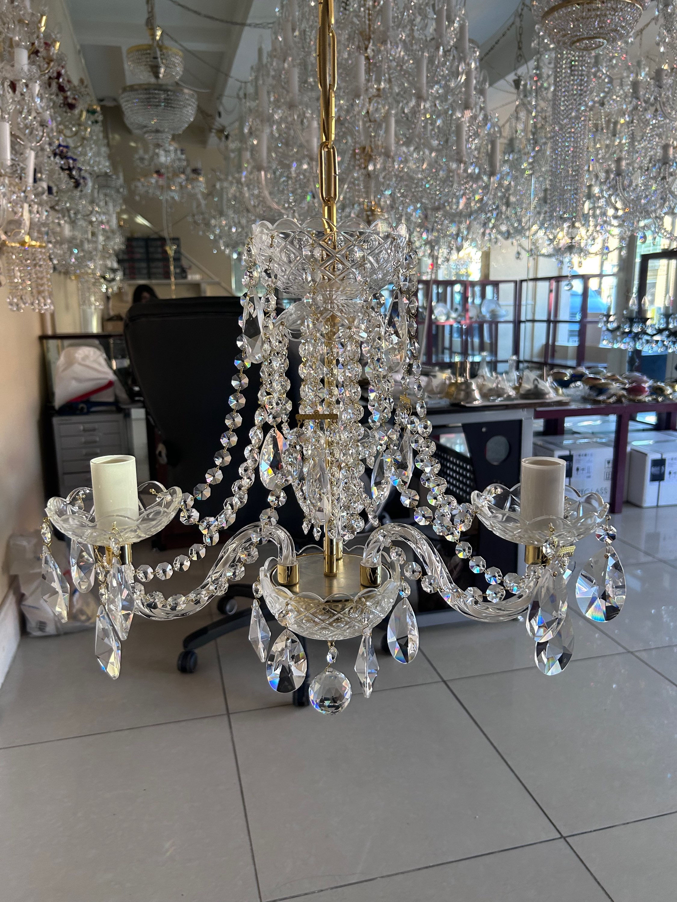 Emma 3-arm small chandelier, with 24% PbO bohemian crystals, ideal for small or medium-sized rooms & standard ceilings