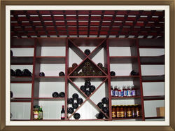 Plafond de la cave à vins.