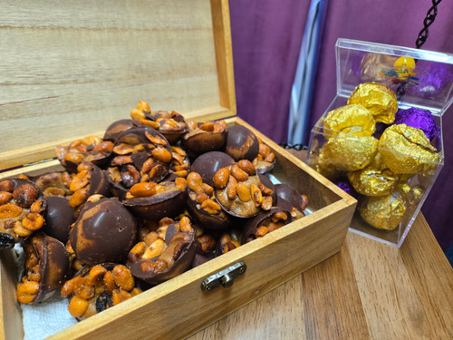 Dark Chocolate Caramel Peanut Clusters  | Hyphaelife SantaCruz