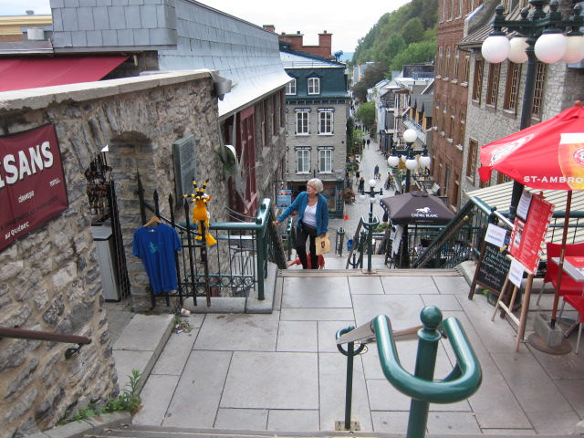 Quebec gets ice restaurant and stars