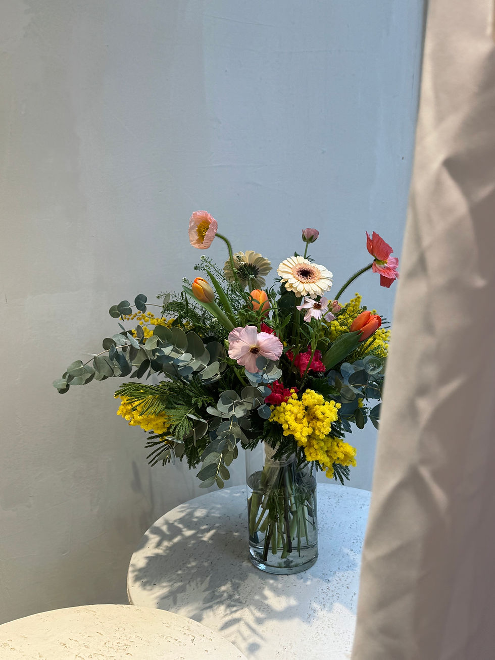 Miniatura: Jarrón con flores variadas