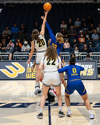 Womens-basketball-Photo-Cred-Keita-Kobayashi1.jpeg