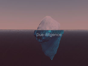 Imagem de um Iceberg com uma parte encoberta com o nome due diligence