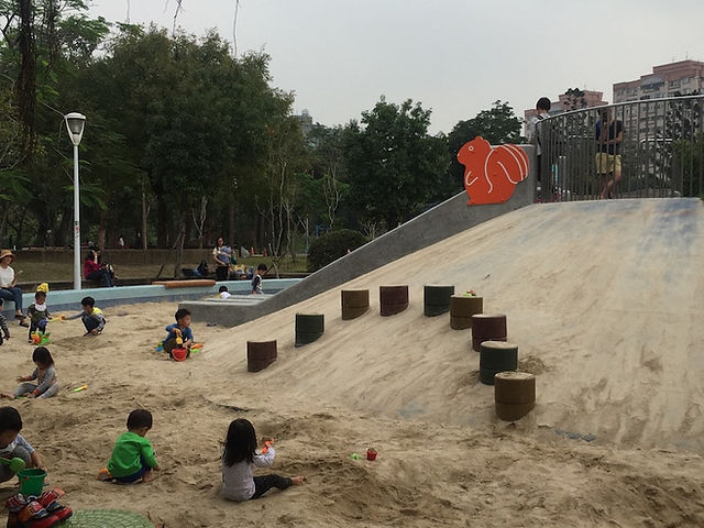 Playground at Rongxing Park - View 2