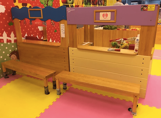Play Stores at Yu Kids in Neihu Carrefour
