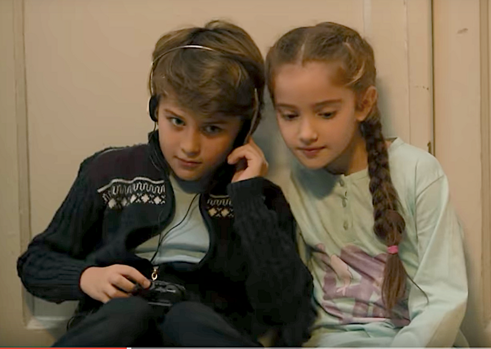 Zeynep and Kadir as children Carpisma