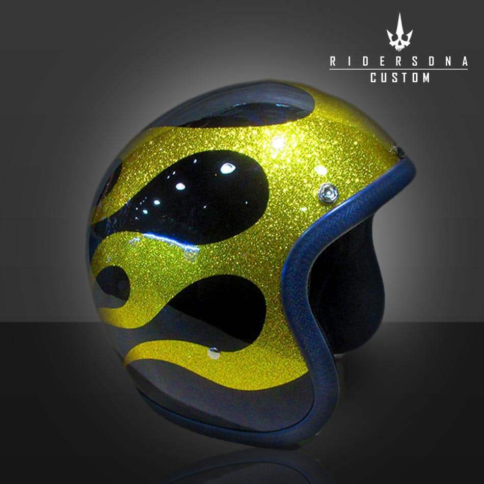 METAL FLAKED TRIBAL FLAMES (GOLD) HELMET