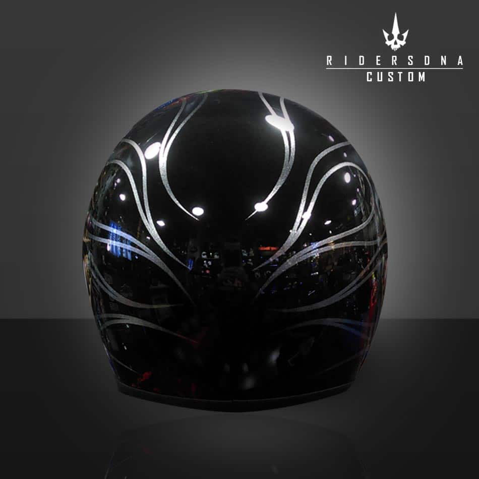 サムネイル： TRIBAL FLAMED SKULLS (SILVER) HELMET