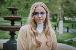 Hanna Björn in Clark Netflix - Maria