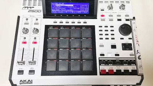 【MPC2500SEレビュー】最低限の機能。今ドキじゃない。それが魅力。【弱点あり】