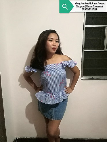 Cute Blue Floral Off-Shoulder Top