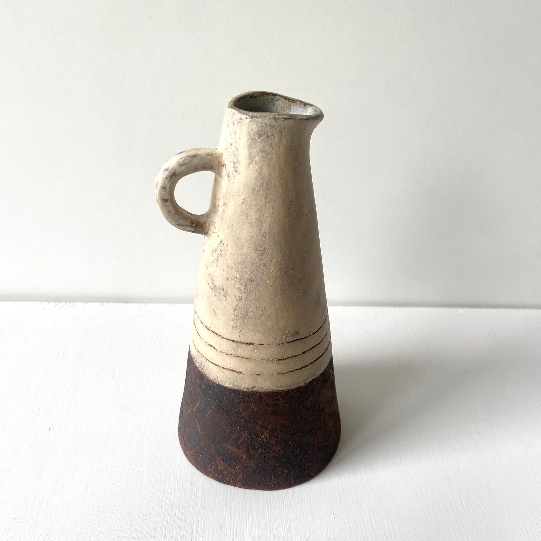 Terracotta Two-tone Stripes Jug Vase