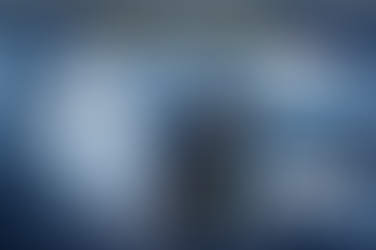 Digital illustration med titeln "Är kundtystnad det nya nej?" med ett spöke bredvid en ringande smartphone med en "Inget svar"-skärm, vilket symboliserar sälj ghosting och kund tystnad.