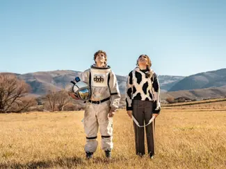 REVIEW | ALIENS ABDUCTED MY PARENTS AND NOW I FEEL KINDA LEFT OUT