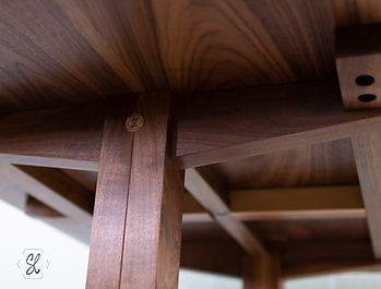 Ébénisterie Samuel Lemay Woodworking_Bois massif_ Québec_ Logo_Détail Pied de table.jpg