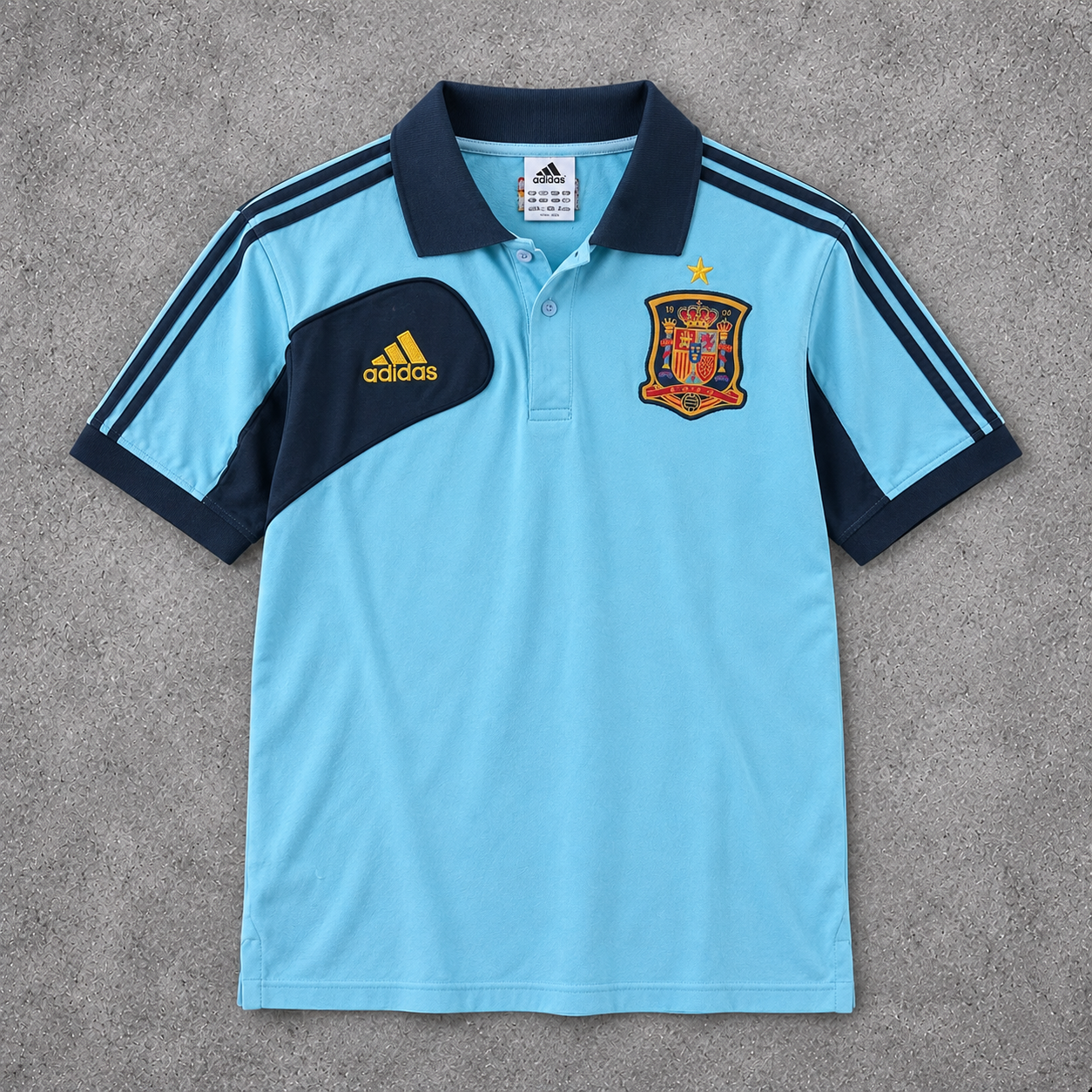 Polo Adidas España 2010-2011 talle L - frente