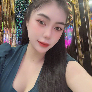 LUCKY 2000 KTV 的陪酒女郎