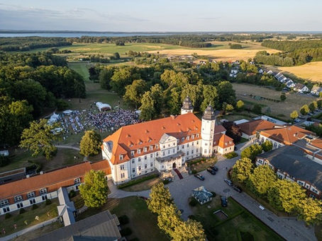 Genuss, Kultur und Sommerabende: Das Eventprogramm im SCHLOSS Fleesensee Frühling bis Sommer