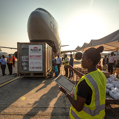Les partenaires et donateurs de AGCE International peuvent bénéficier d’exonérations des droits et taxes de douane sur l’importation de matériels humanitaires, numériques, médicaux, éducatifs et techniques destinés aux projets sociaux au Cameroun. Ce régime, prévu par le Code des Douanes du Cameroun, favorise la réduction des coûts logistiques, le développement durable et l’expansion des infrastructures communautaires.