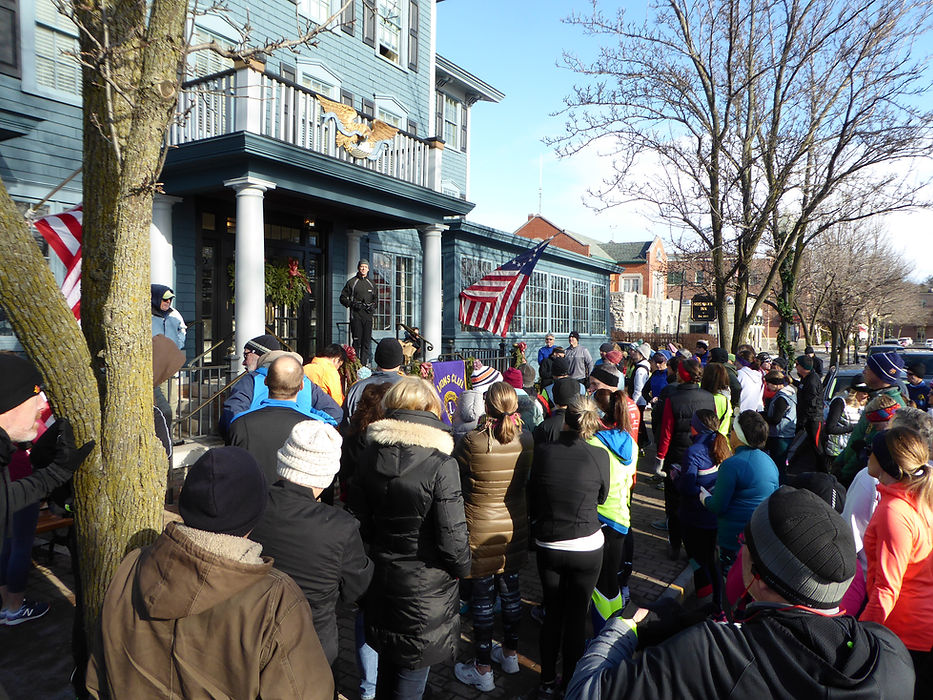 Run Walk Chair Lion Tom Bersani gets things going.JPG