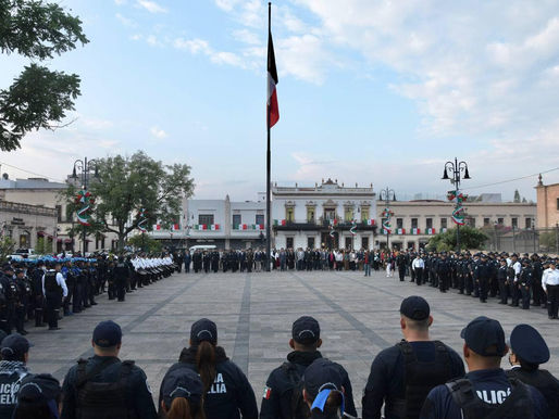 Izamiento de Bandera en el aniversario del cambio de nombre de la Ciudad de Valladolid a Morelia
