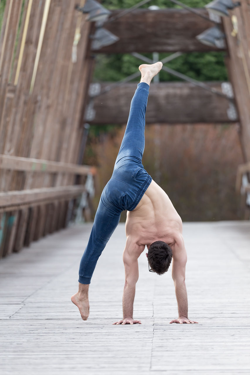 Side flex Handstand