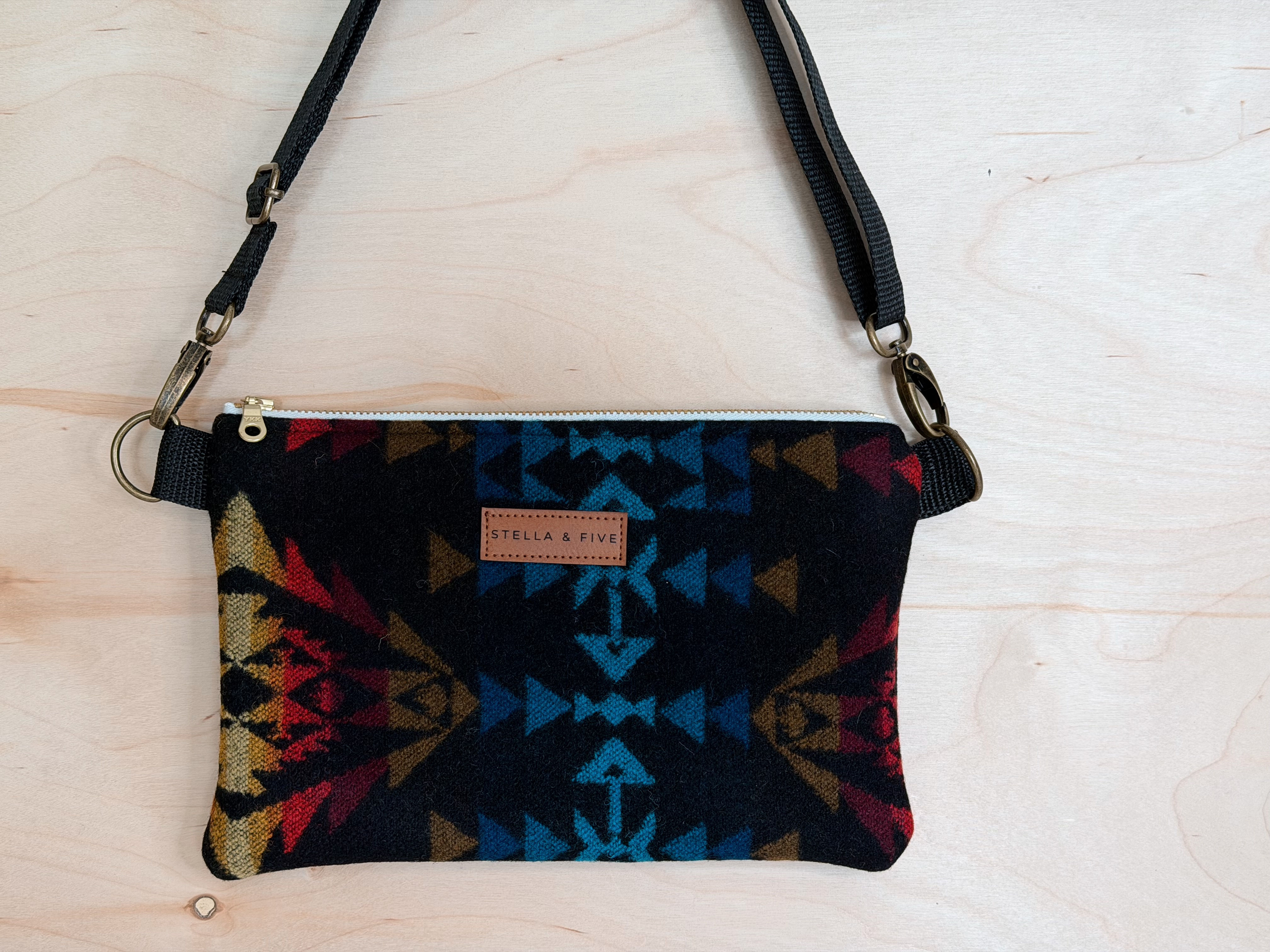 Echo Canyon Wool Pocket Bag - Crossbody Bag Fanny Pack