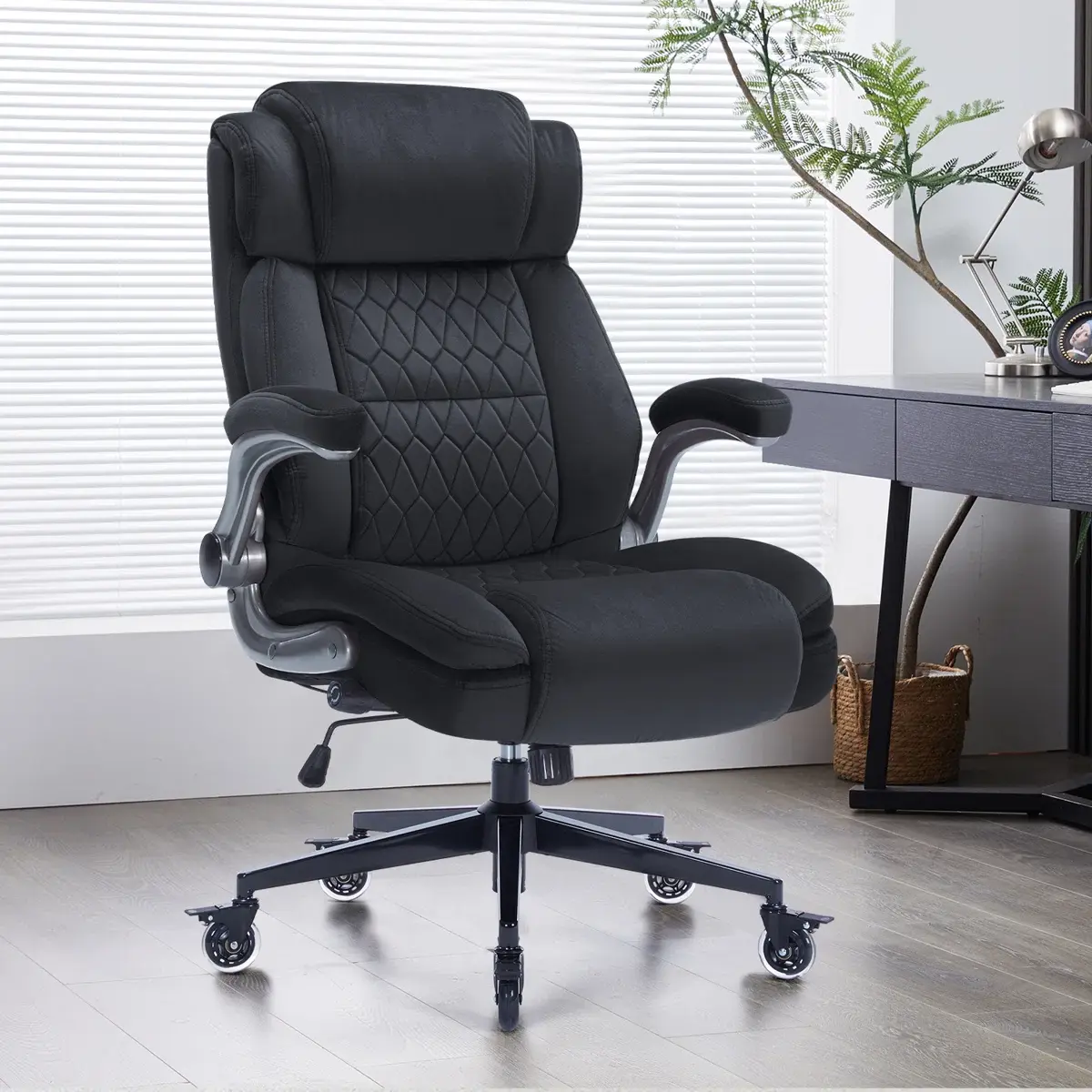 Modern Ergonomic Executive W Adjustable Lumbar Support and Armres