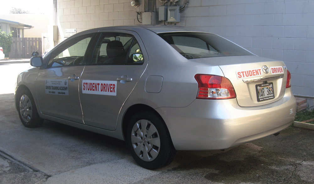 2012-Yaris--Driver-Side-Vie.gif