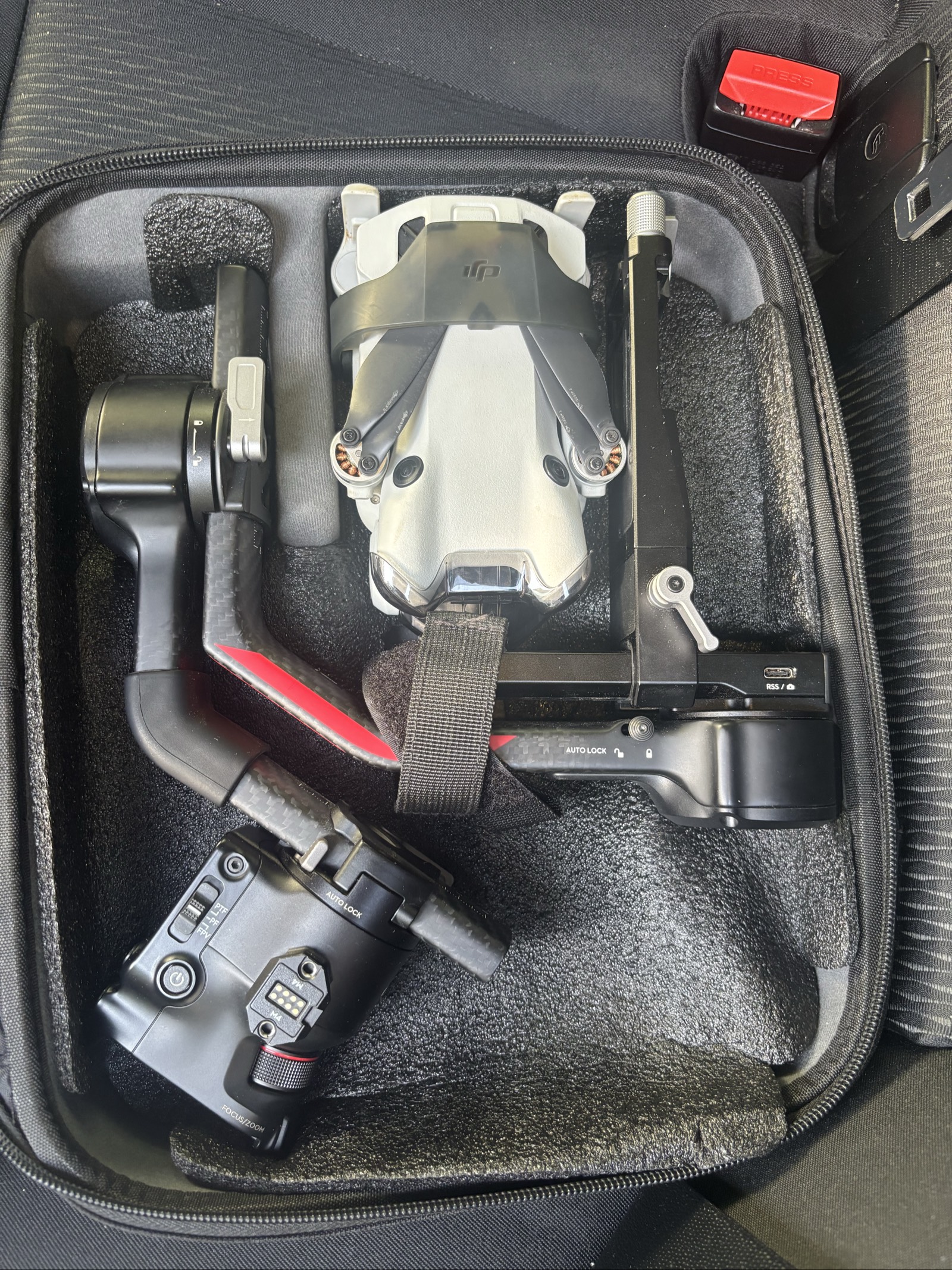 Stabilisateur DJI RS et Drone DJI avec valise de transpor