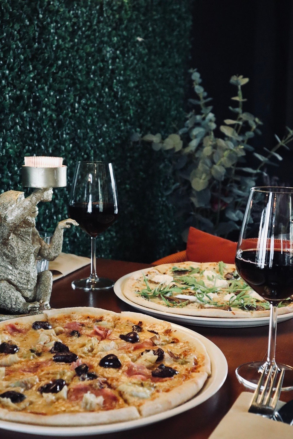 Eat, Drink & Unwind at Ella’s Pizza &Wine Nights on Palm Jumeirah