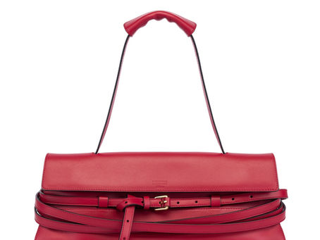 Hot In The Shops // New Moschino Tie Me bag