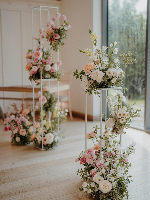 chick, pastel wedding ceremony flowers